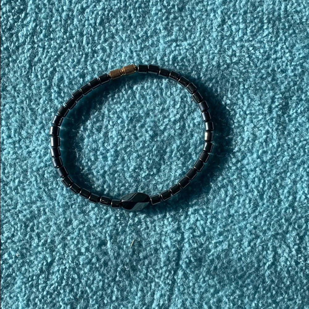 5 bracelets - Picture 4 of 5